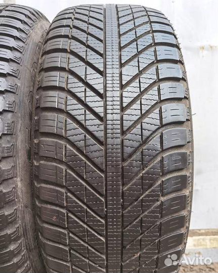 Goodyear Vector 4Seasons 235/55 R17 99V