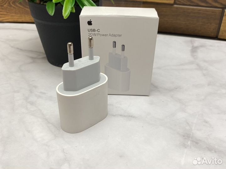 Быстрая зарядка для iPhone на 20W