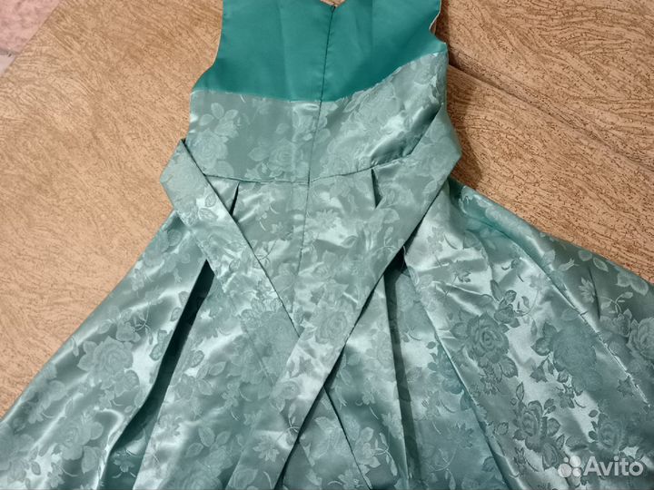 Платье нарядное