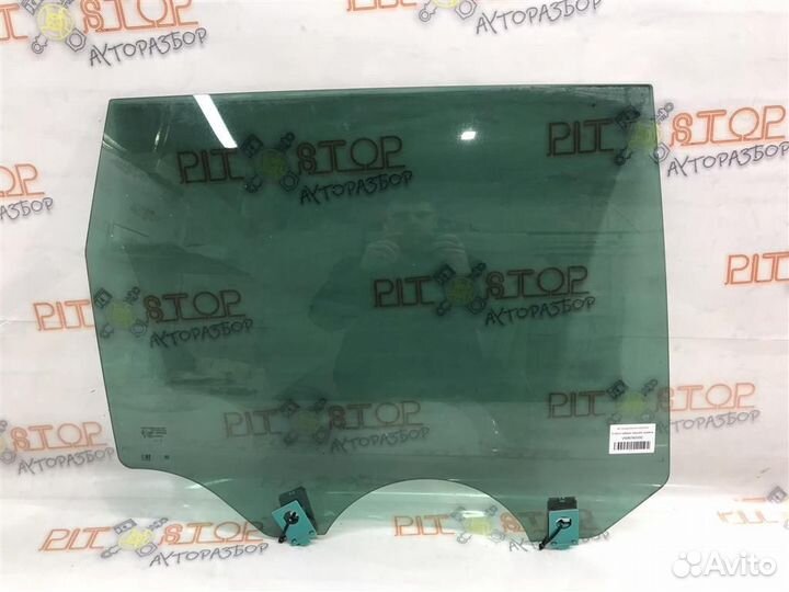 Стекло двери заднее правое VW Touareg GP (7LA,7L6