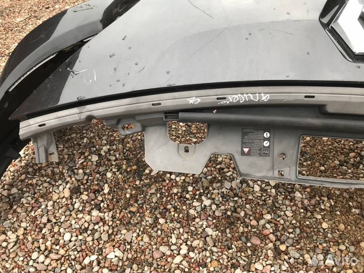 Бампер передний Renault Fluence 2012