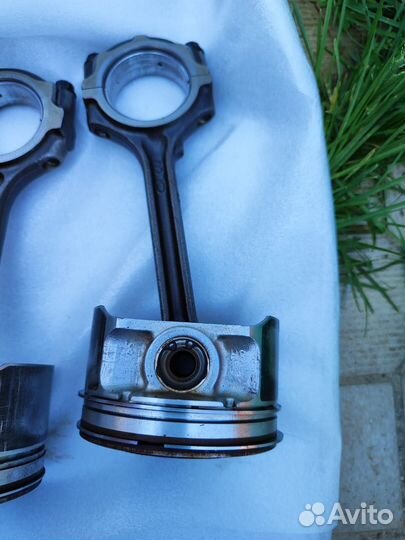 Поршень с шатуном Nissan x - trail T30