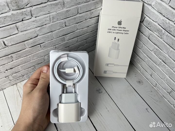 Быстрая зарядка для iPhone 20w + кабель