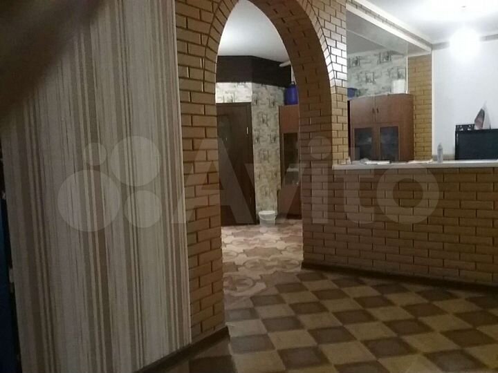 3-к. квартира, 107 м², 1/3 эт.