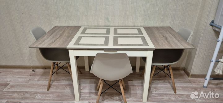 Стол кухонный