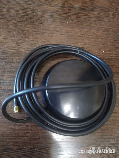 Телефонная спутниковая антенна