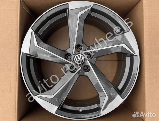 Диски на Volkswagen Touareg R20