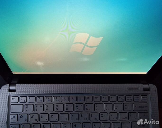 Нетбук Sony vaio Модель vpcw12S1R