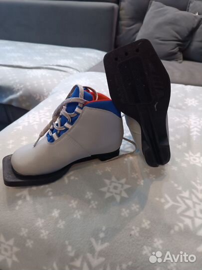 Лыжные ботинки классические