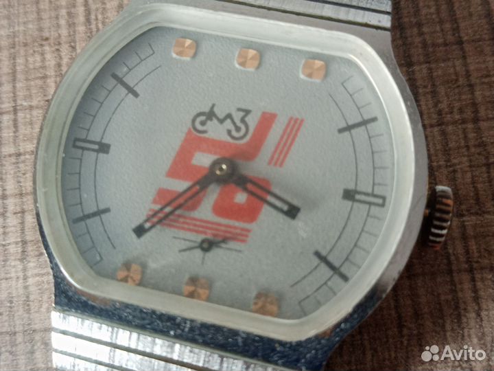 Наручные часы зим 50 лет победы