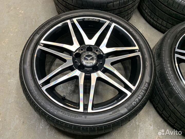 Оригинал разноширокие Mercedes AMG R18 w204