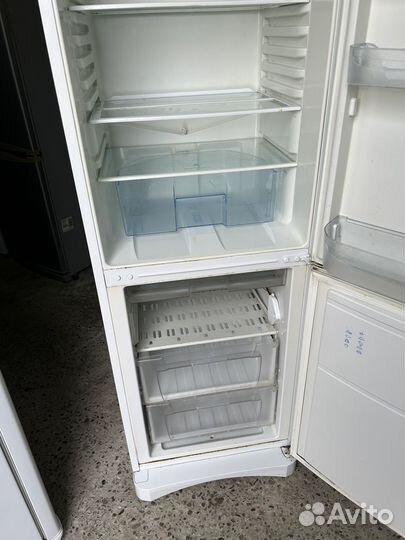 Холодильник Indesit