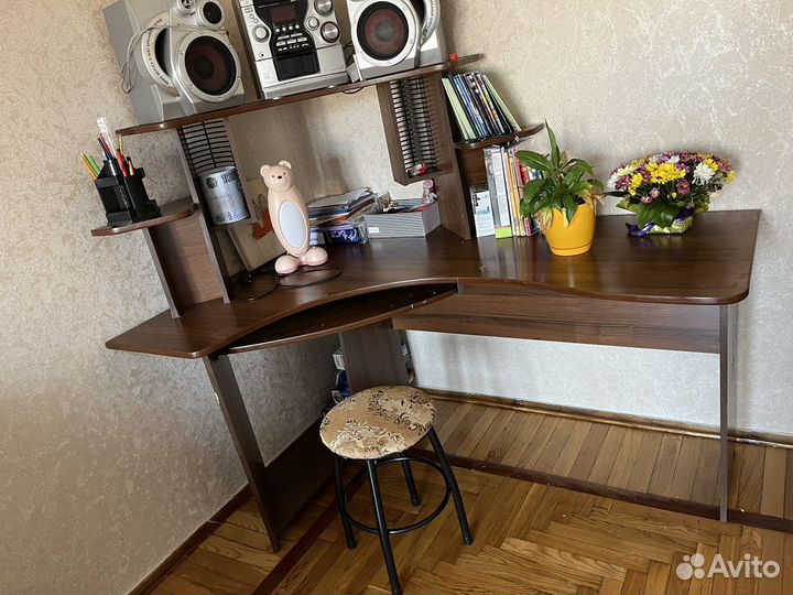 Компьютерный стол