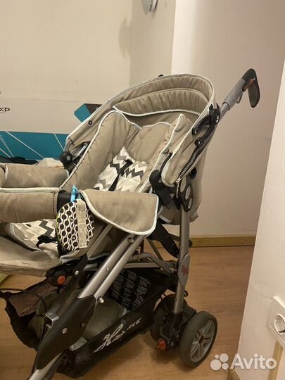 Коляска прогулочная