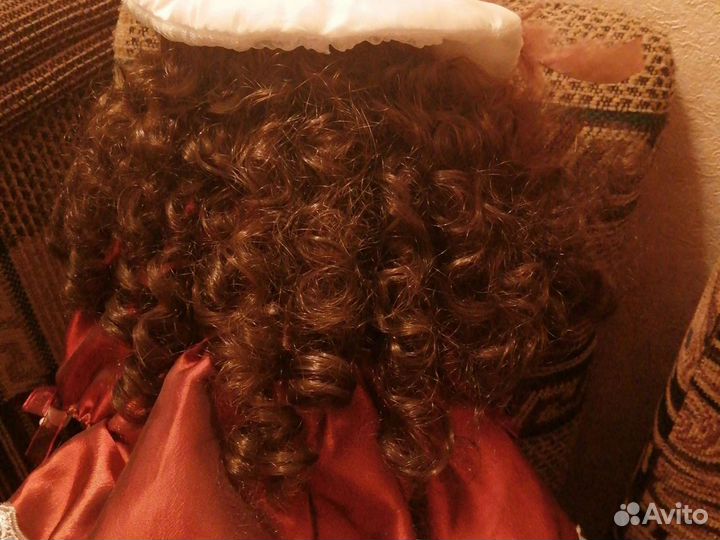 Кукла фарфоровая коллекционная