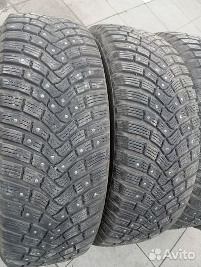 Continental IceContact 3 SUV 215/65 R16 102T