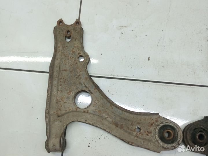 Рычаг передний golf2