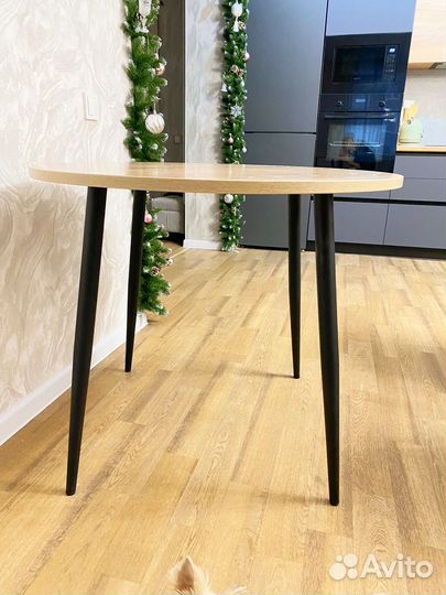 Кухонный стол