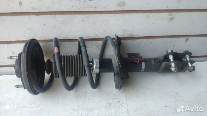 Амортизаторная стойка передняя левая Mitsubishi