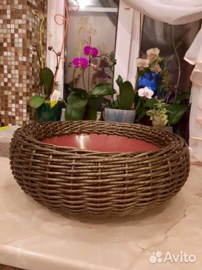 Кашпо из искусственного ротанга