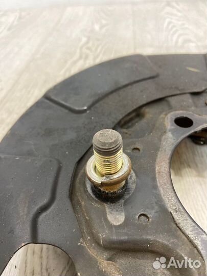 Механизм ручного тормоза левый Mitsubishi