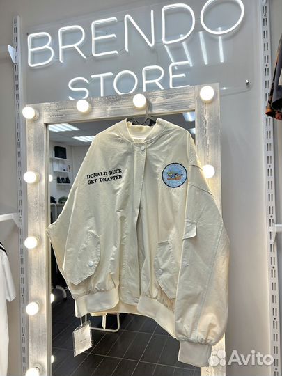 Бомбер-ветровка