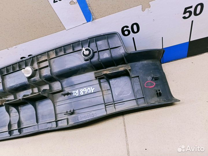 Накладка порога (внутренняя) Land Cruiser (150) -P