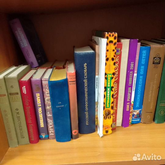 Книги разного жанра,наука,медицина и детективы