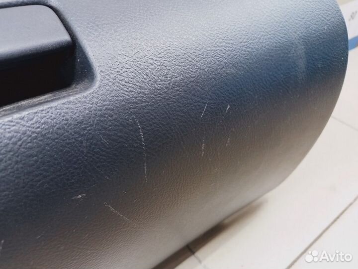 Бардачок Avensis II 2003-2008