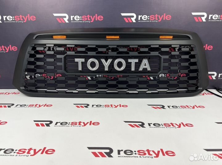 Решетка радиатора Toyota Tundra 06-12г