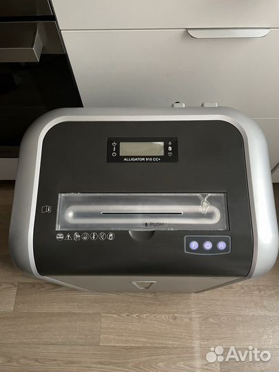 Уничтожитель бумаги/шредер