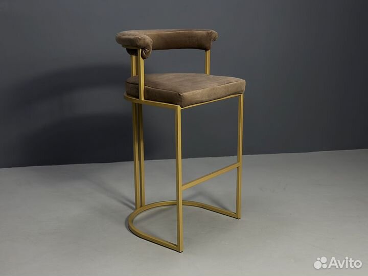 Стул барный высокий визажиста