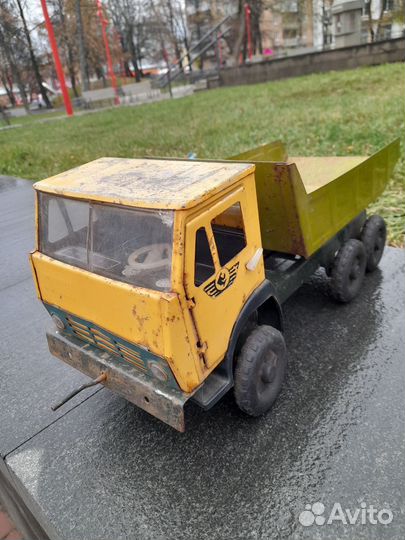 Самосвал игрушечный