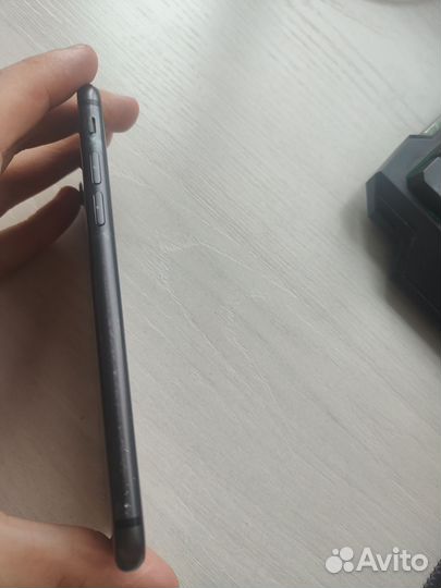 iPhone 8, 64 ГБ