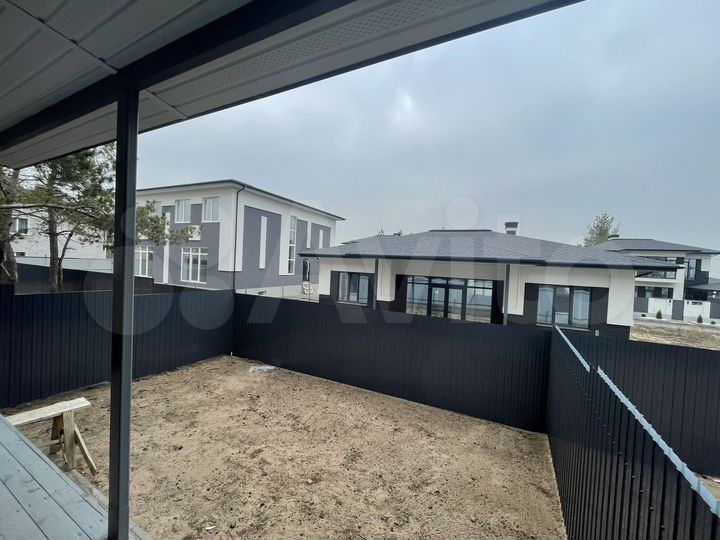 Дом 174 м² на участке 2,5 сот.