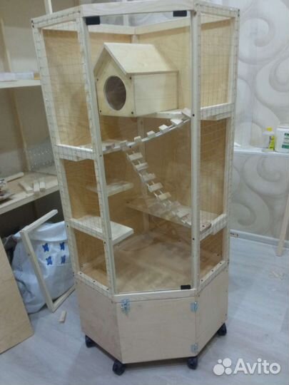Угловая витрина для шиншилл