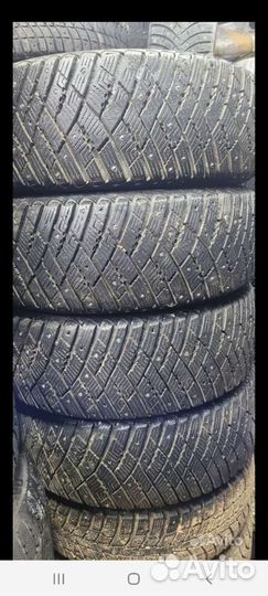 Goodyear Ultragrip Ice Arctic 215/60 R16
