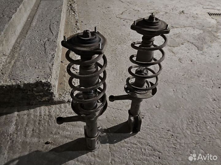 Амортизаторы передние в сборе