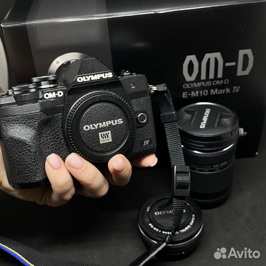 Olympus OM-D E-M10 Mark IV и два объектива