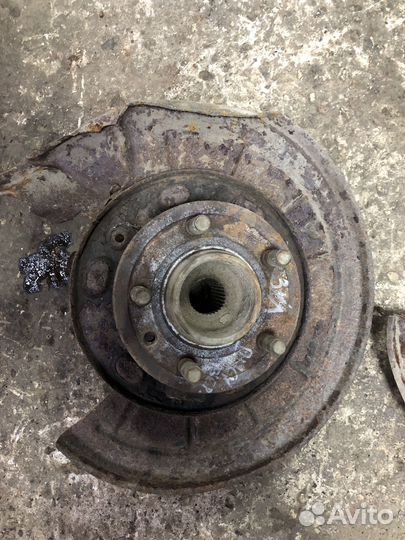 Задний кулак Land Rover Discovery III