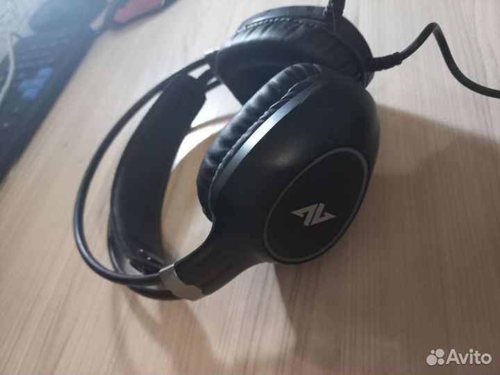 Игровые наушники