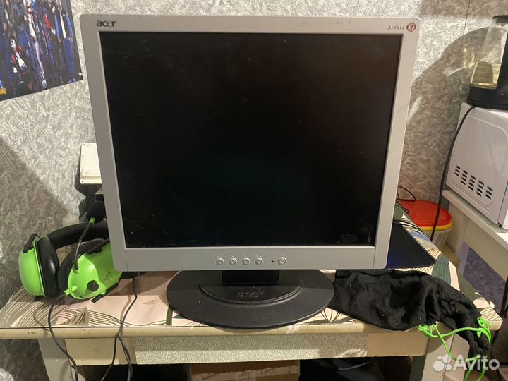 Мониторы Acer и Samsung
