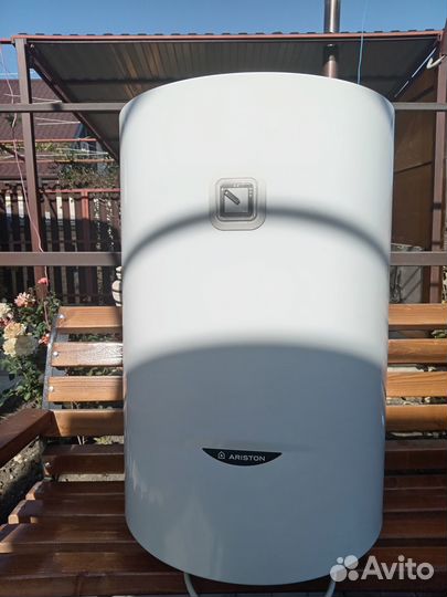 Продам водонагреватель аристон