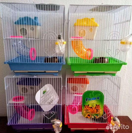 Клетки и хомяки