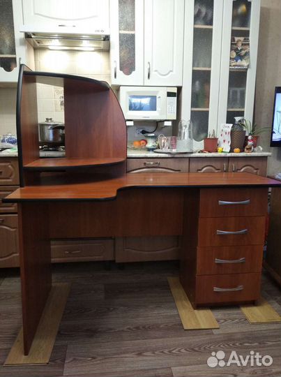 Угловой компьютерный стол бу