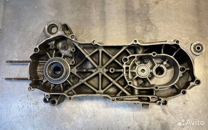 Картер Yamaha Jog 5BM Левая половина Оригинал