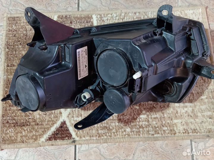 Фара передняя правая на рено сандеро 2 2014г