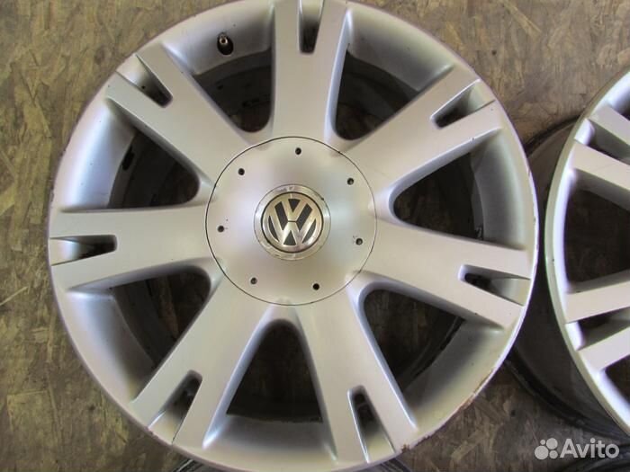 Диски Volkswagen R18 Литые 5x120 J8 SLP