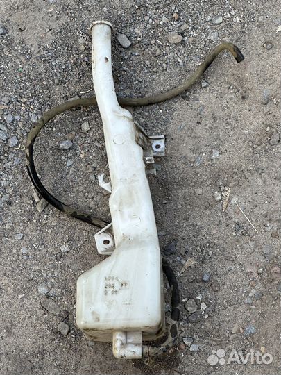 Расширительный бачок Mitsubishi Grandis