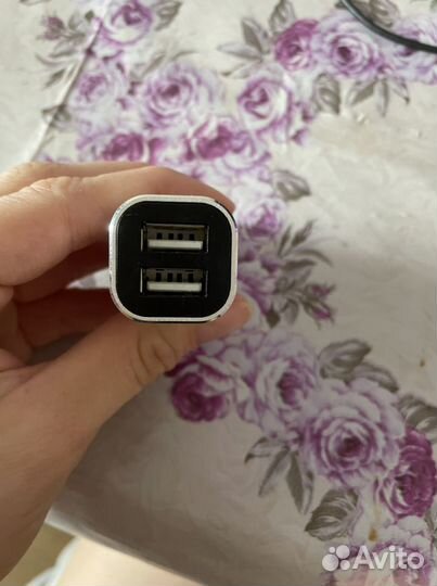 Автомобильное зарядное устройство USB